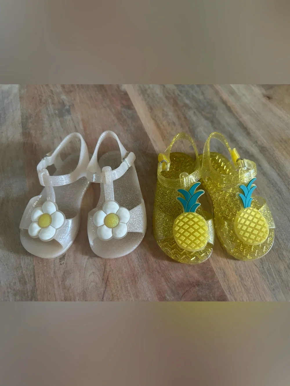 Old Navy Toddler Jelly Sandal 2 Pair Bundle Size 6 | Pineapple & Daisy Glitter🍍🌼